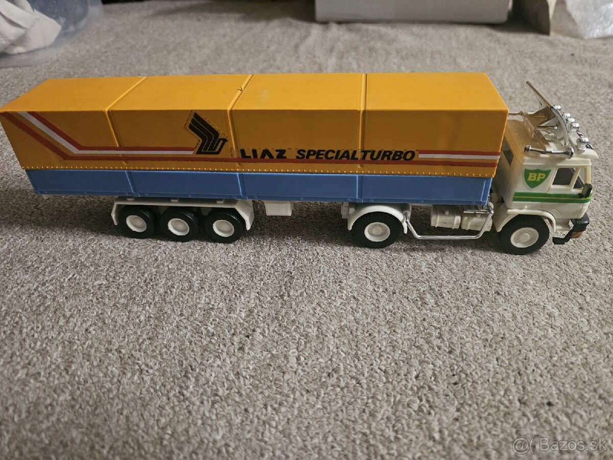 Dve autička Liaz - 4