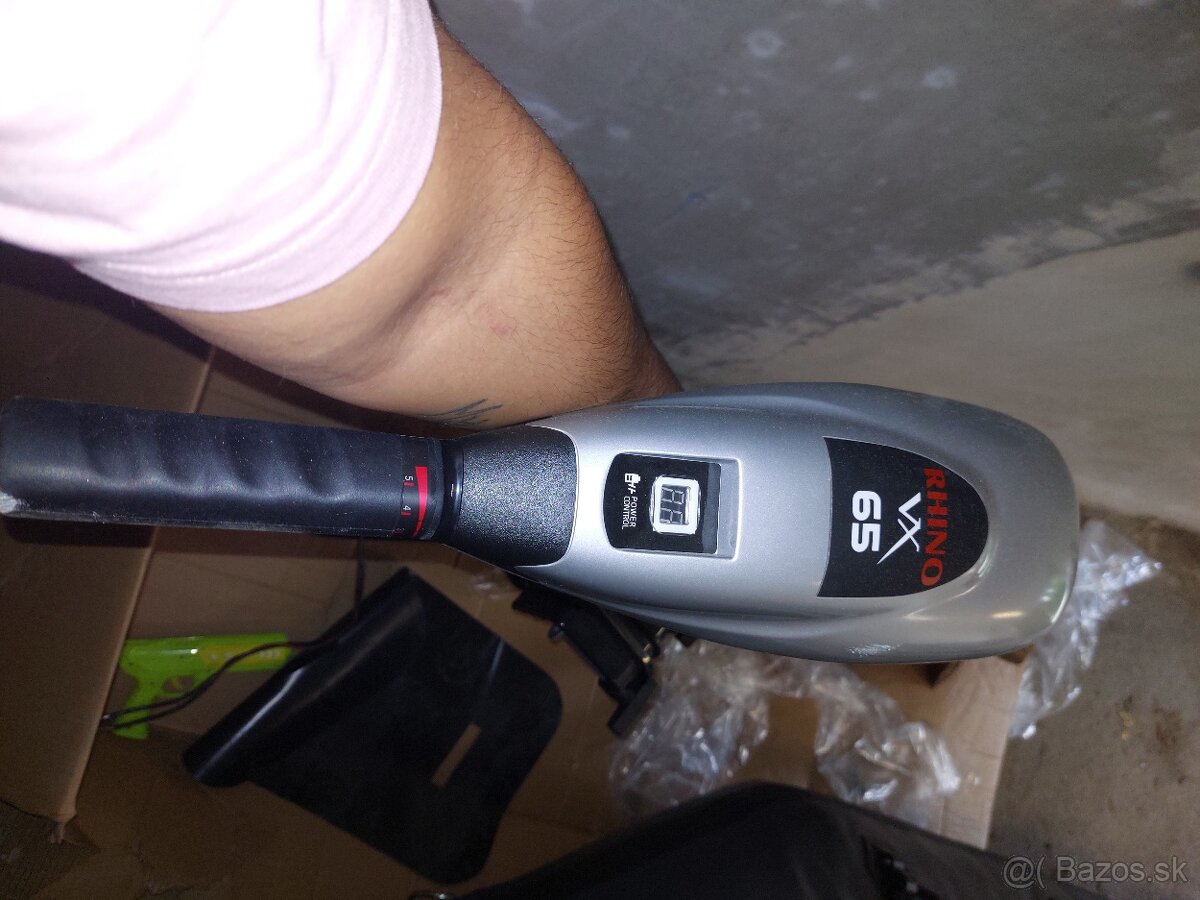 Čln Starkboat DT-270S +Rybársky elektromotor Rhino VX65 - 4