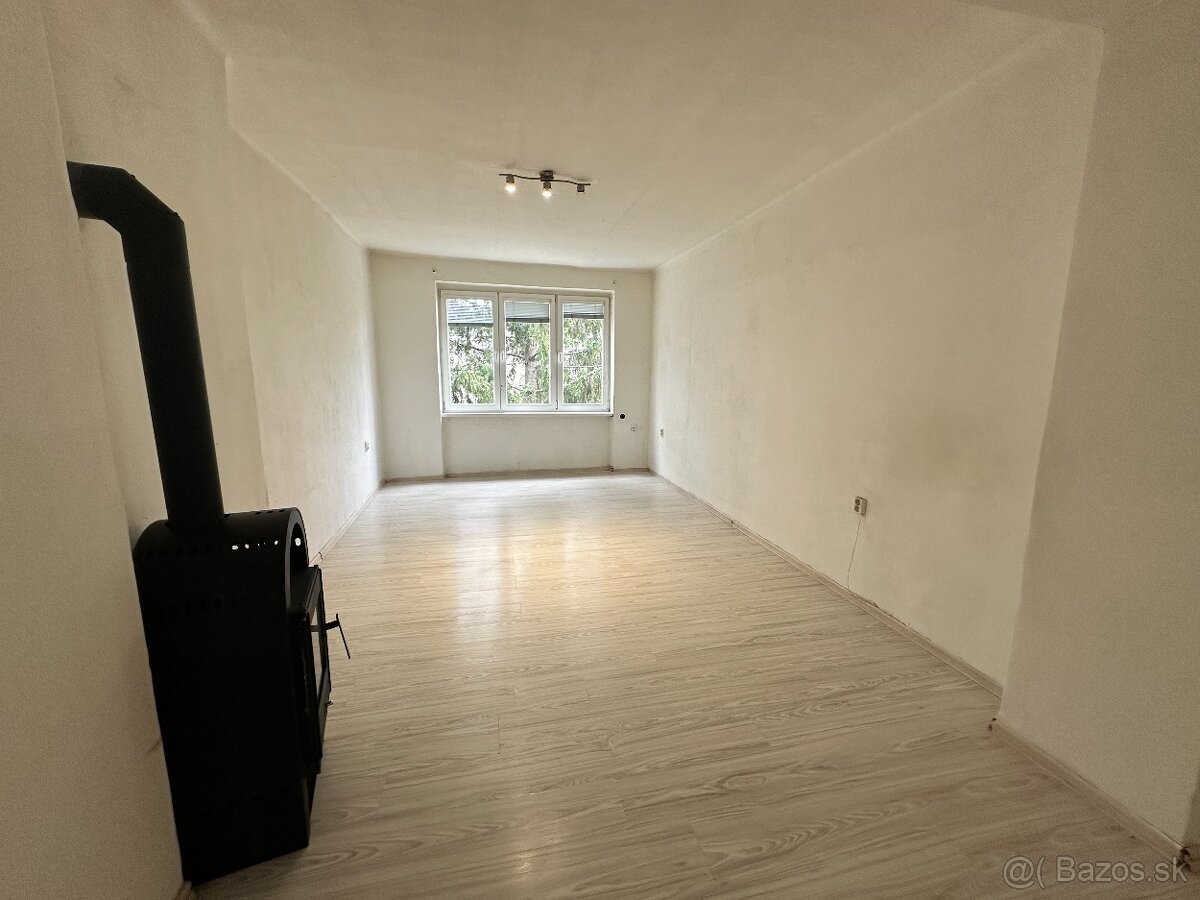 PREDAJ - 2 izbový byt, Letná ulica, Plešivec - 4