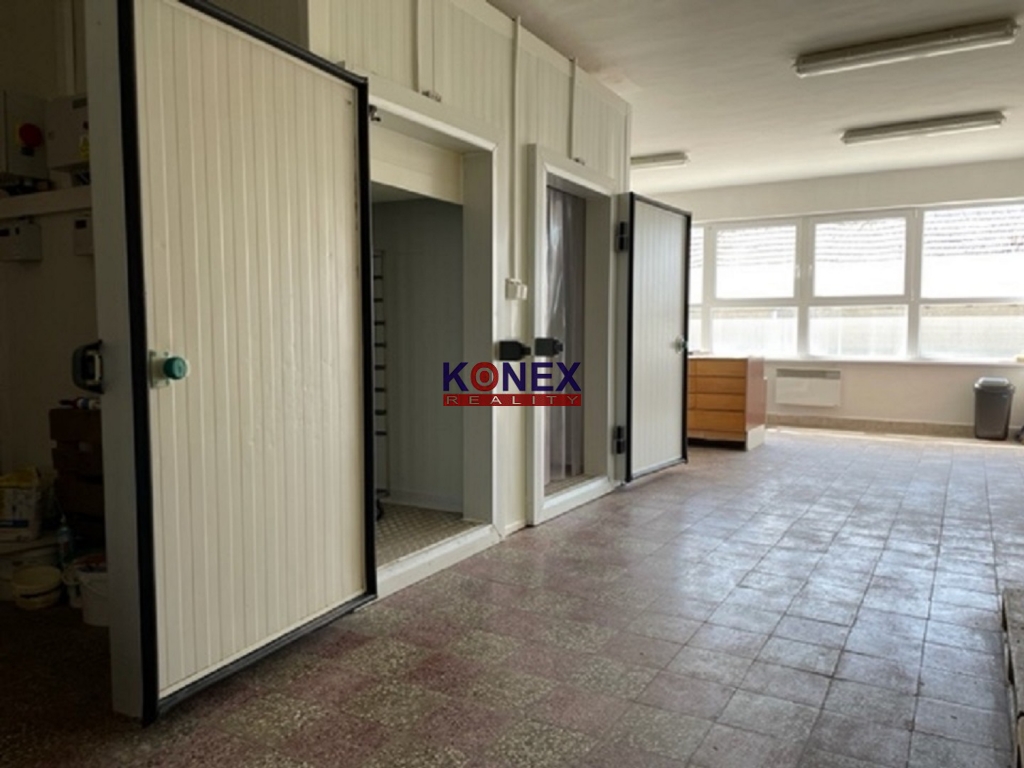 NA PREDAJ – obchodný priestor v obci RAD - 4