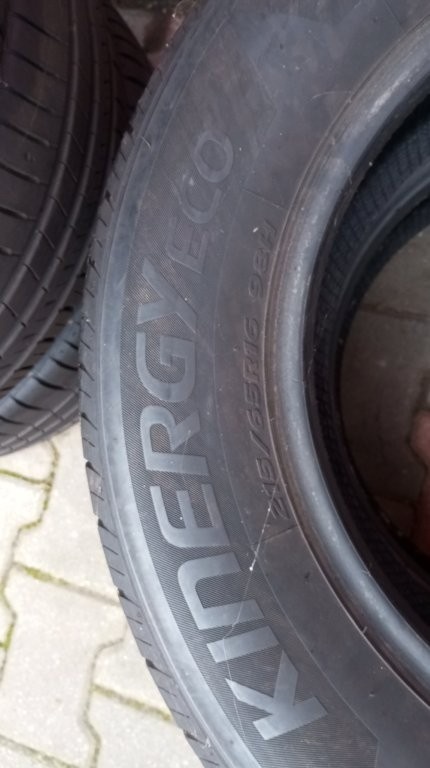 Predam letne pneu 2ks Hankook 215_65_R16 - 4