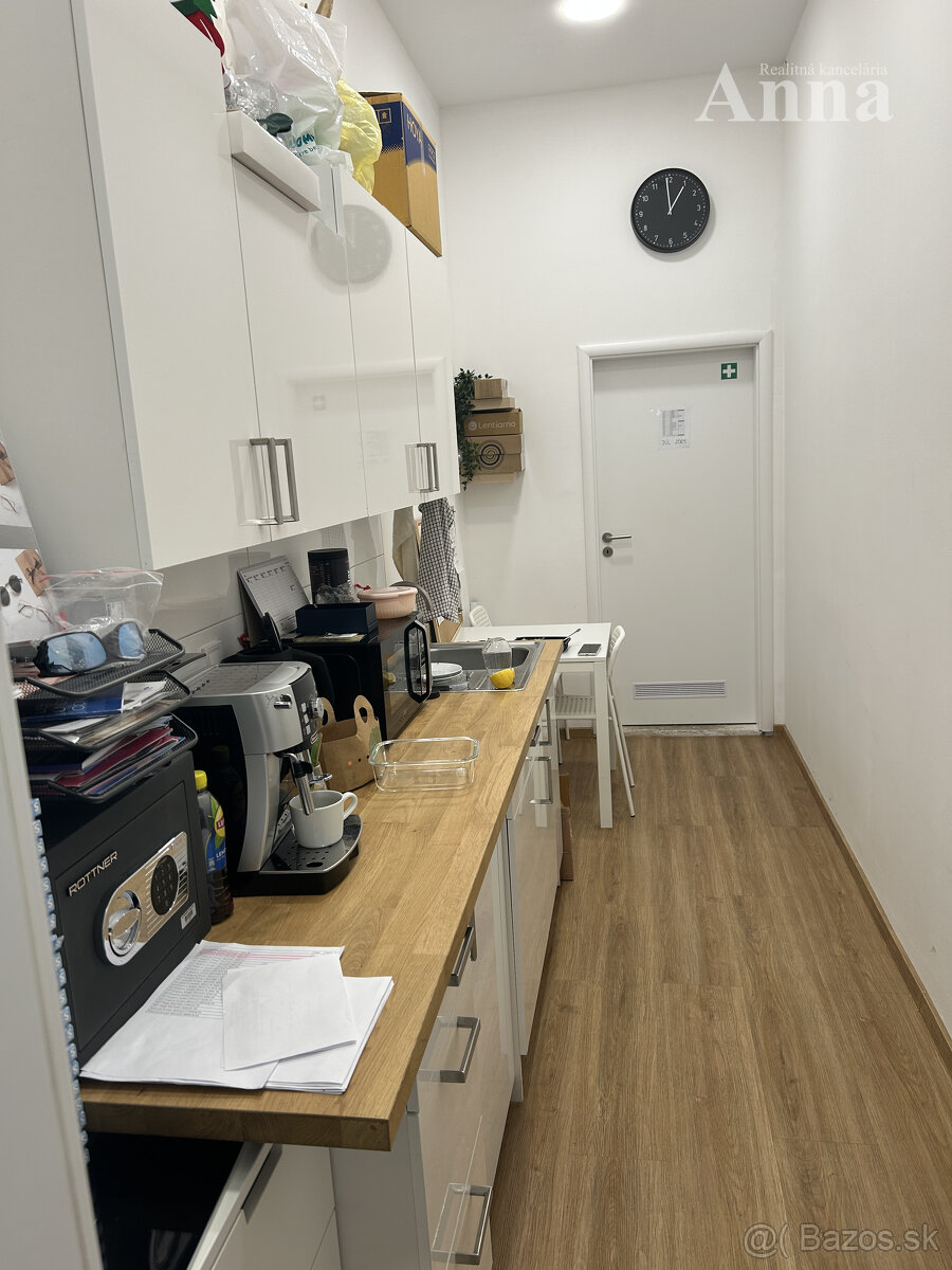 Obch. priestor s výkladom (70 m2) - Obchodná ul. - 4