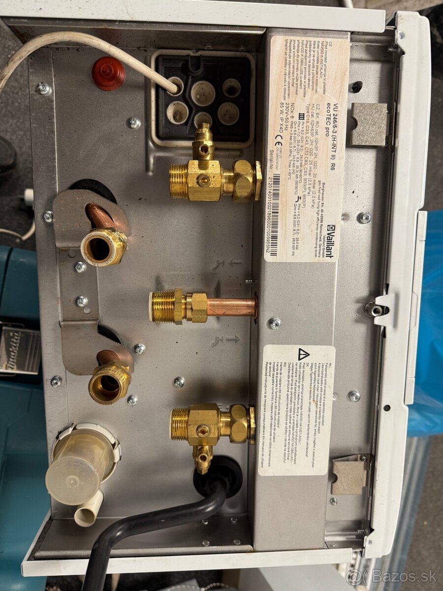 Predám plyn. kotol Vaillant VU 264/5-3 eco TEC pro - 4