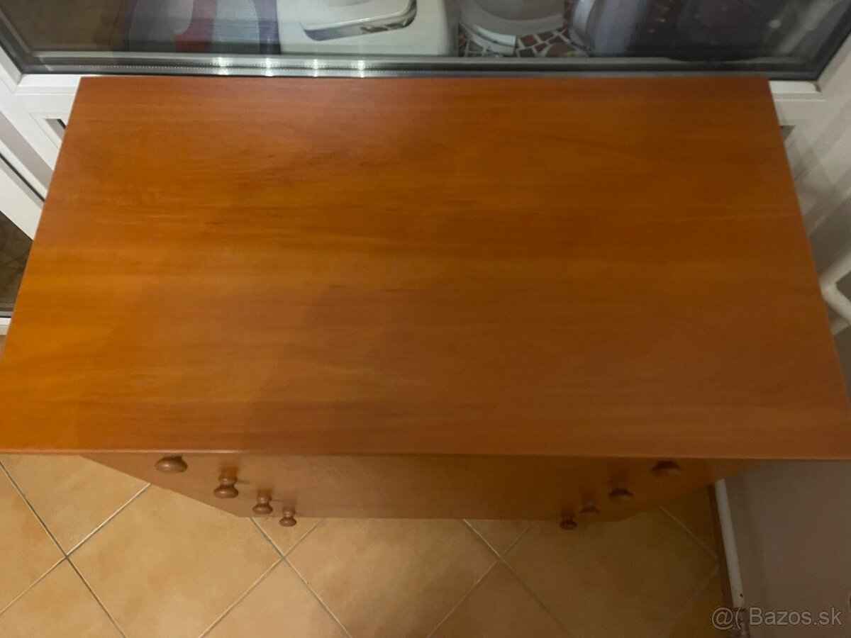 Komoda - 4