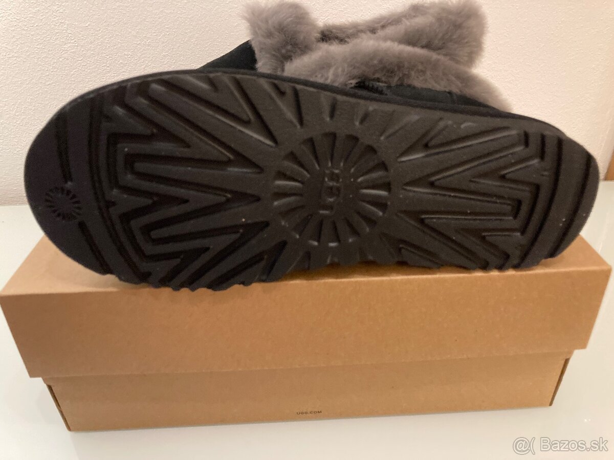 Ugg - 4