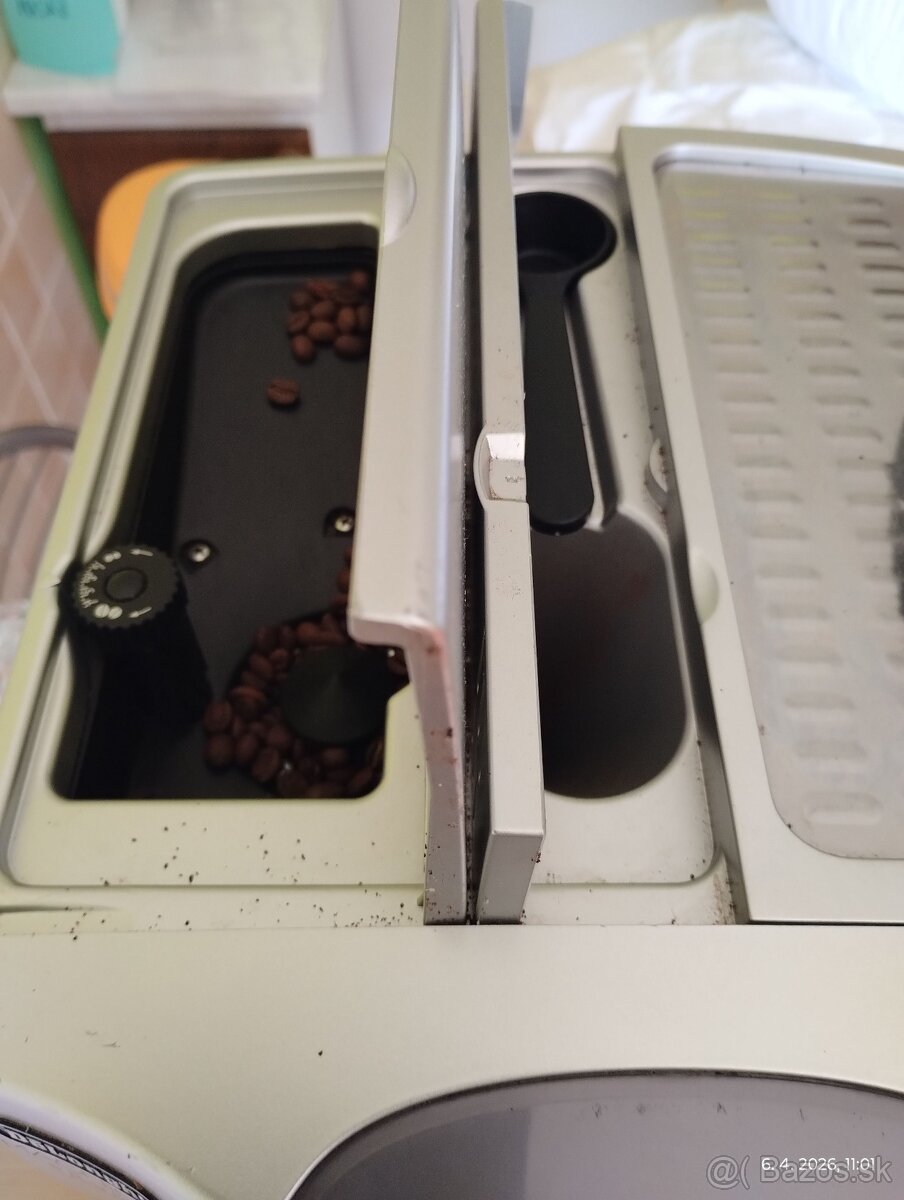 Kávovar DeLonghi ESAM 4500 - 4