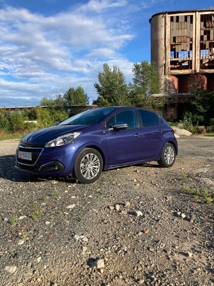 🚗 Peugeot 208 • 1.2 Benzín • 2016 • IBA 27 126 km - 4
