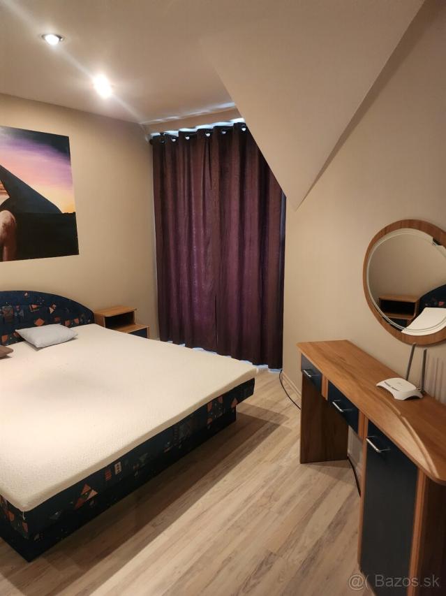 Prenájom – priestranný podkrovný byt v centre mesta - 4