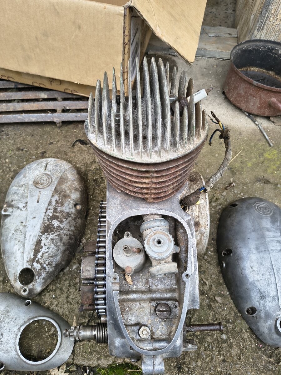 Motor ČZ 150c - 4
