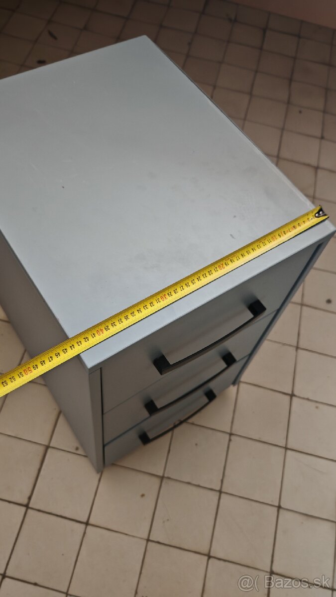 Šuflíky pod stôl - 4