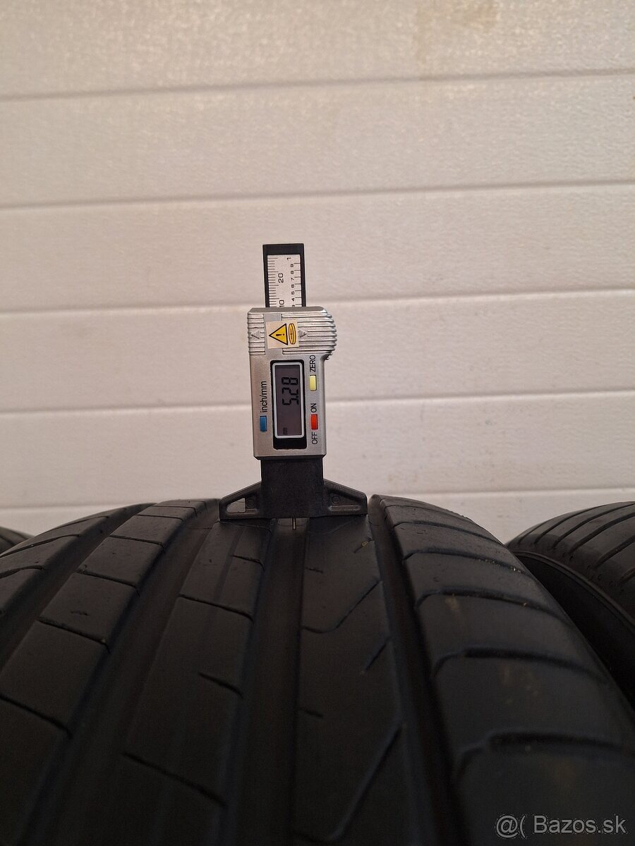 Pirelli 235/55 R19 + 255/50 R19 - 4