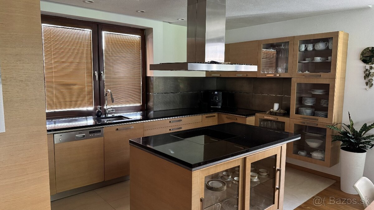 Kuchynská linka so spotrebičmi - 4