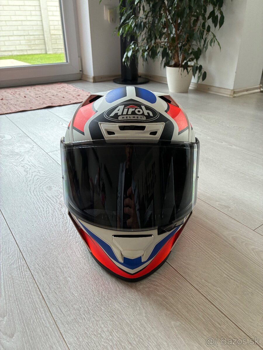 Helma Airoh Valor - 4