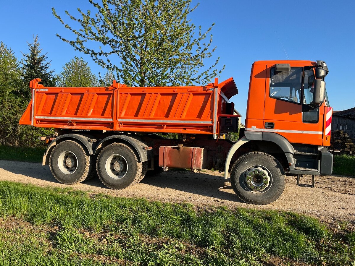 IVECO 260E37 6X4 - 4