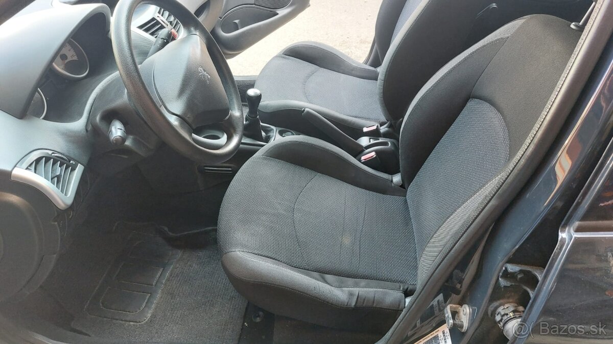 Predám Peugeot 206 benzín. - 4