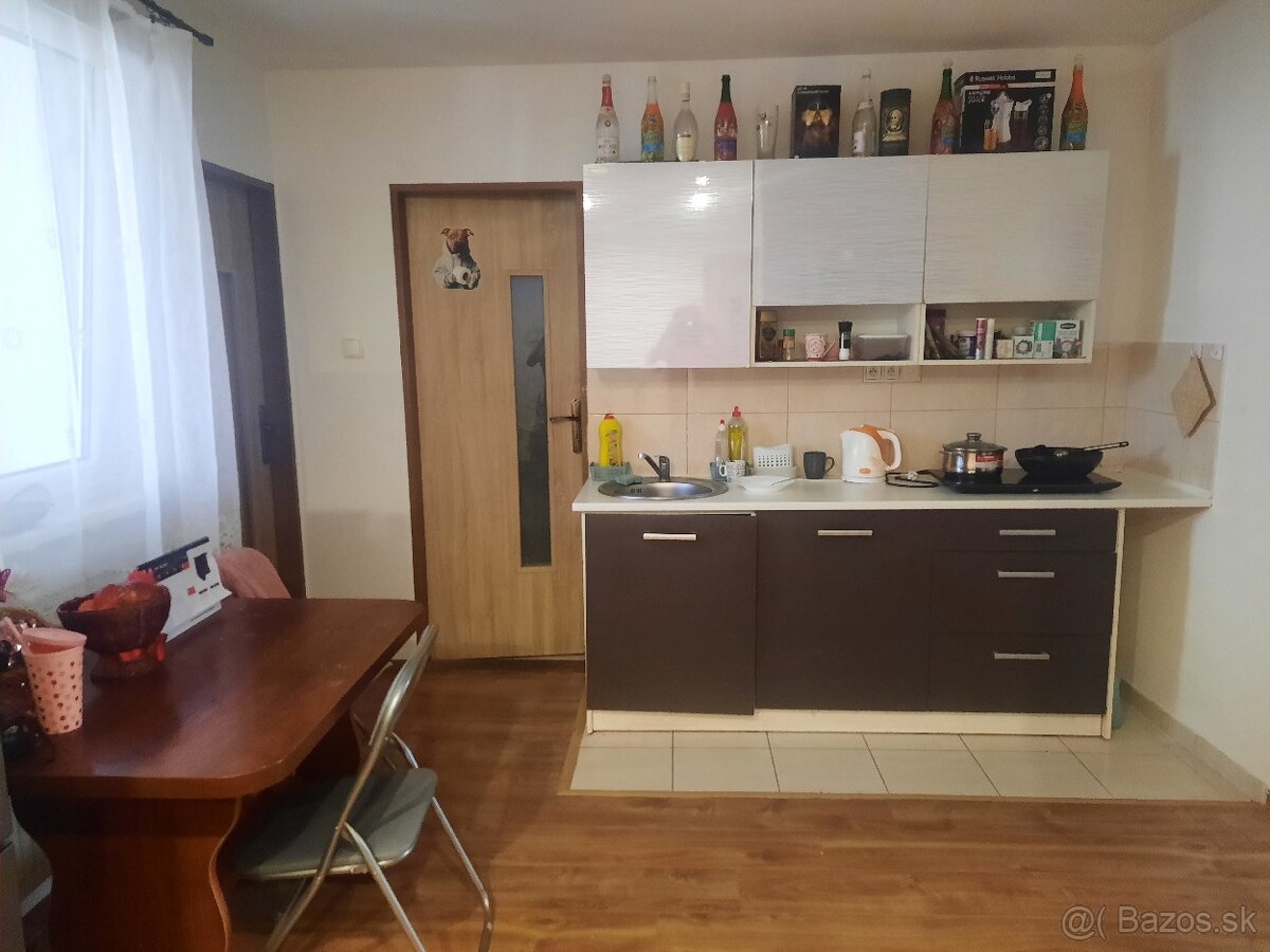 Predám 4 izb.rodinny s.v Zelenči blízko od Trnavy - 4