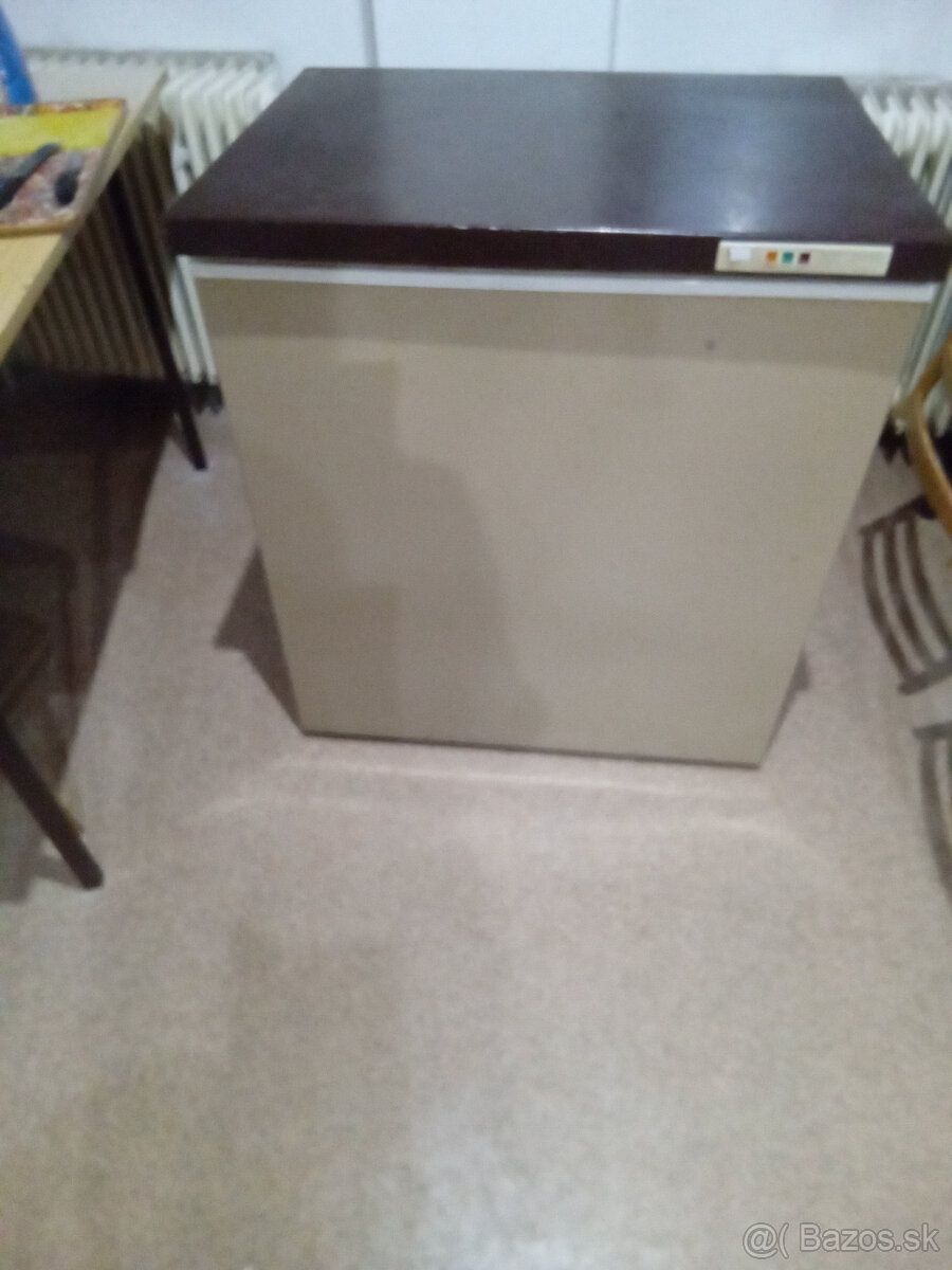 truhlicová mraznička - 4