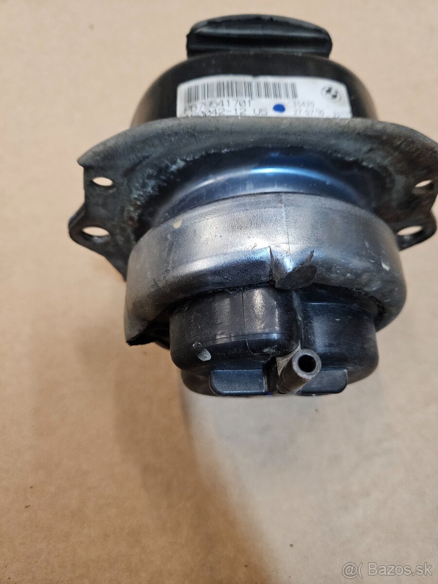 Ponúkam na predaj silentblok motora Ľavý soferovy X6 - 4