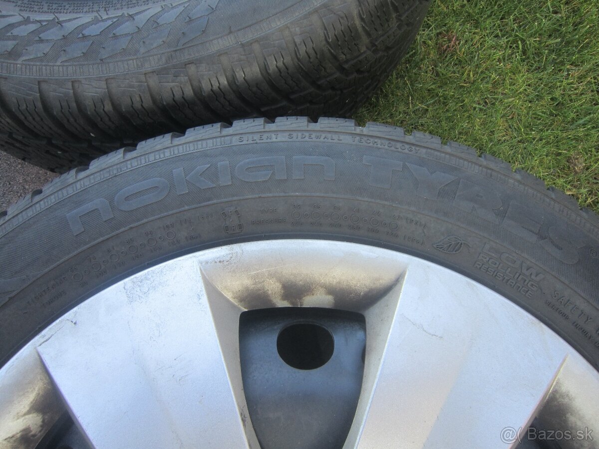 185/60R15 zimne pneu Nokian s plechovimi diskami Fabia 3 - 4