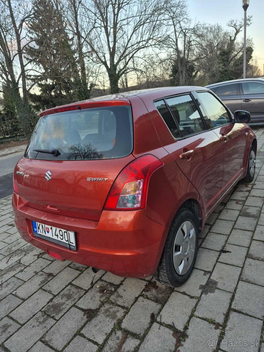 Suzuki Swift - 4