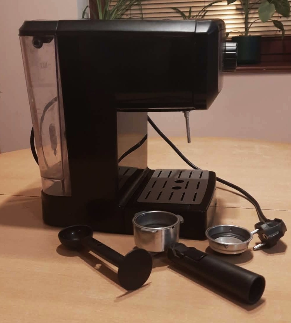 Predám pákový kávovar ECG - ESP20101 Espresso - 4