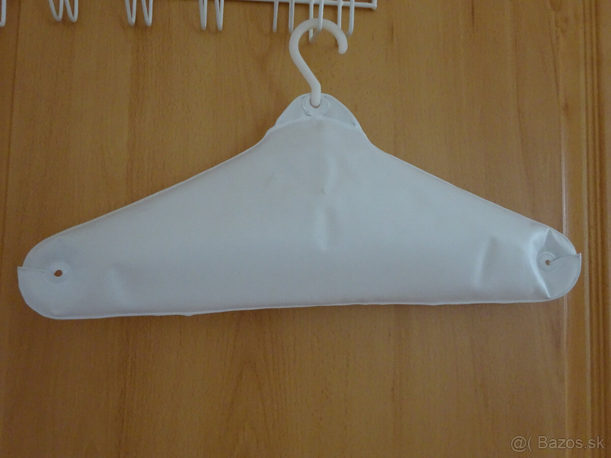 Nafukovacie vešiaky - 4