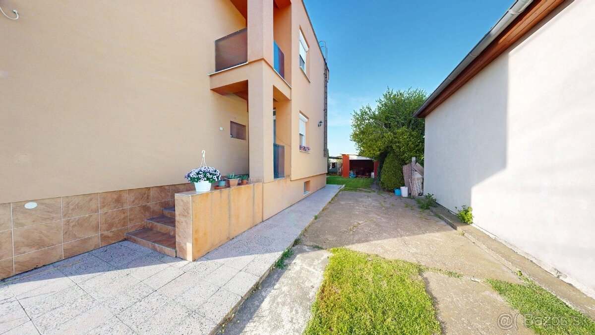 4 IZBOVÝ RODINNÝ DOM S GARÁŽOU LEN 6 km OD TERMÁLNEHO MESTA - 4