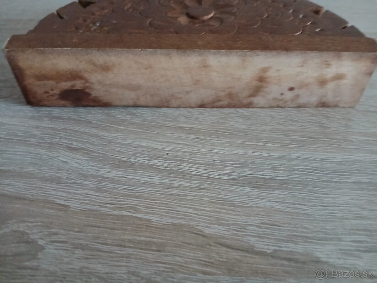 Drevený držiak na servítky - 4