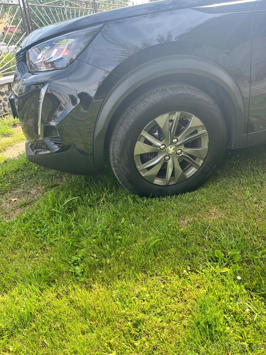 Peugeot 2008 - 4