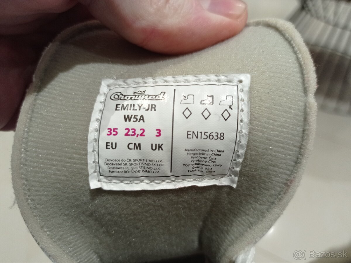 Predám dievčenské korčule veľkosť 35 - 4