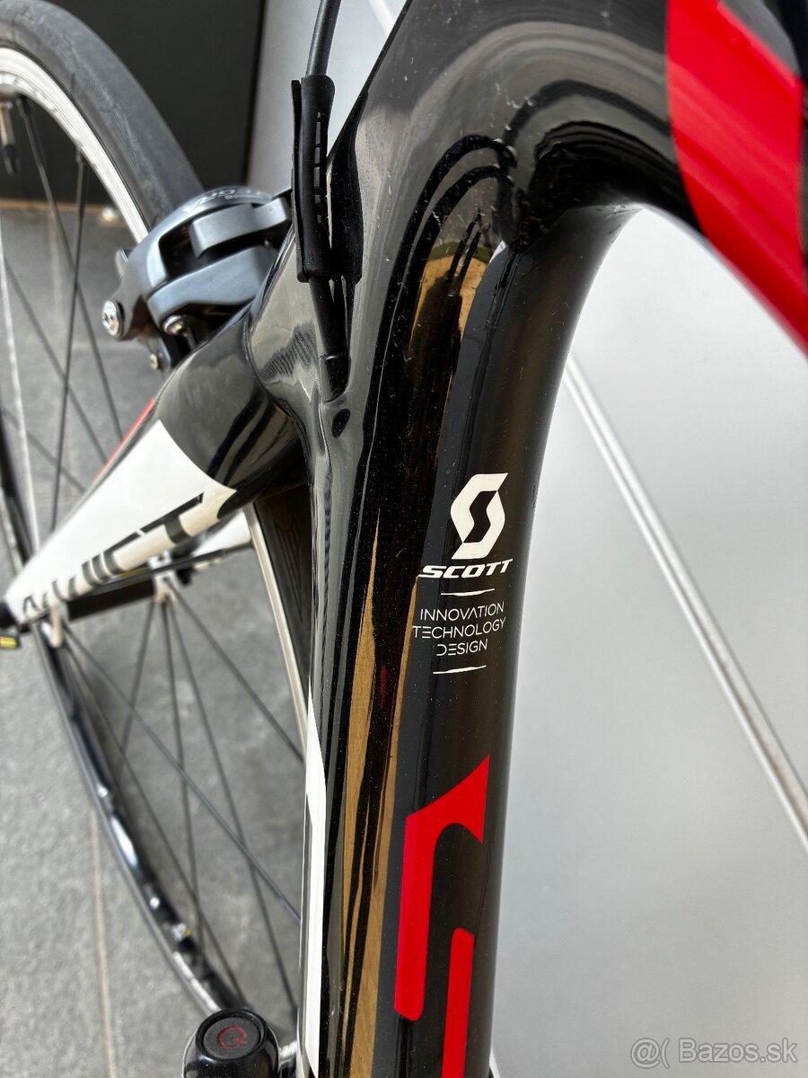 Predám karbónový cestný bicykel Scott - 4