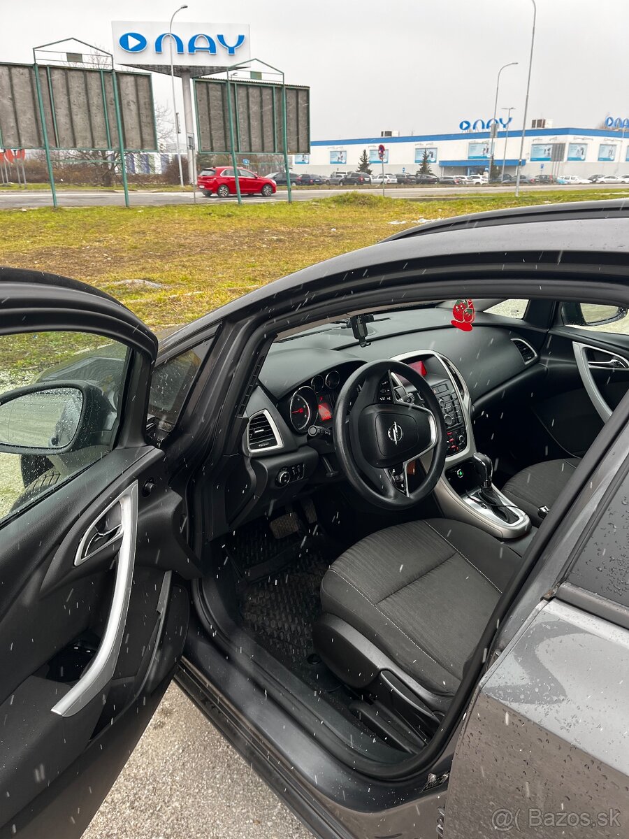 Opel Astra Sport Tour - 4