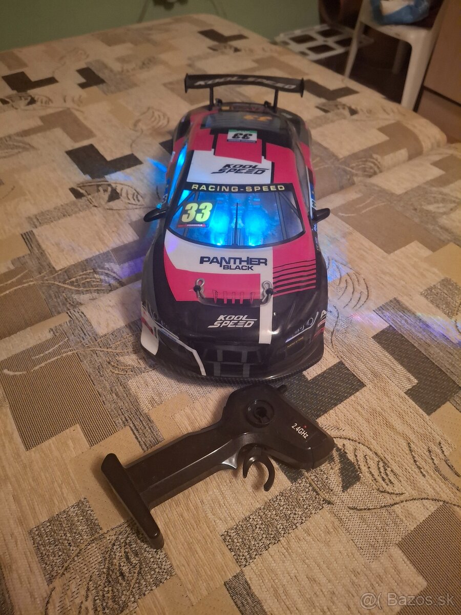 Autíčko na dialkové ovládanie - 4