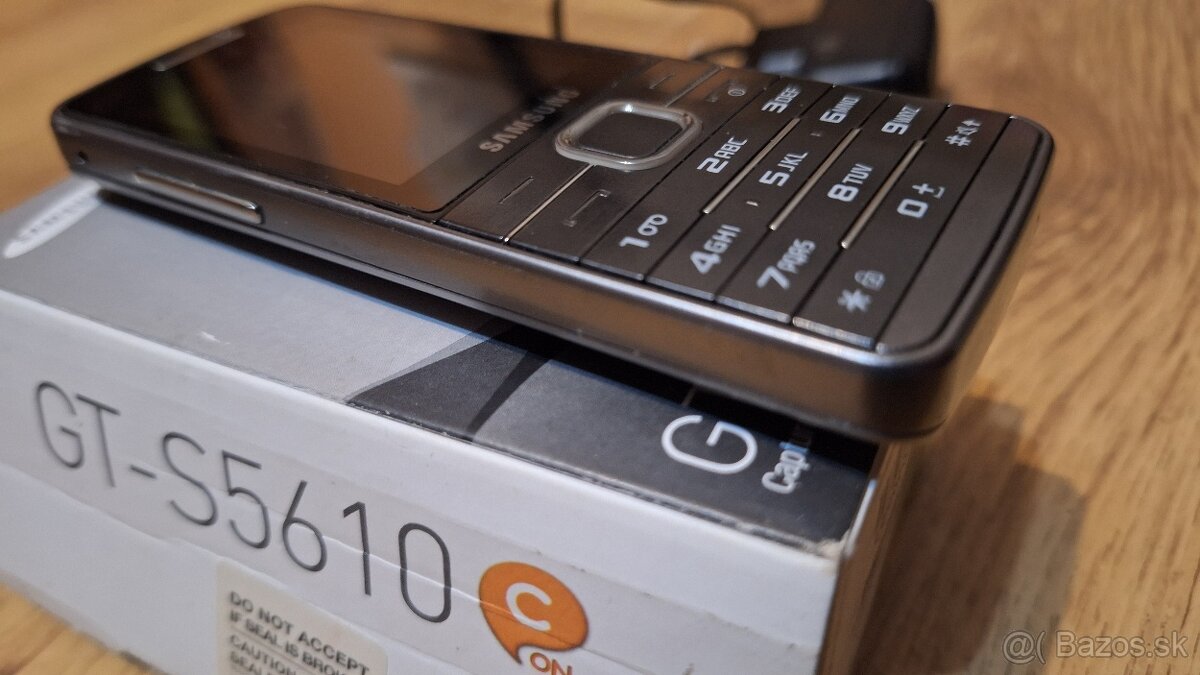 Samsung GT-S5610 - 4