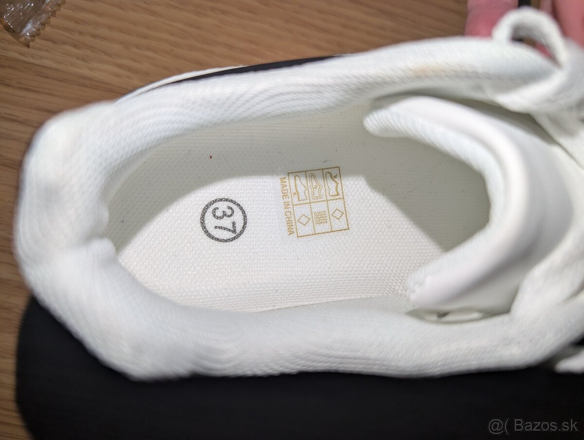 Tenisky meniace sa na korčule - 4