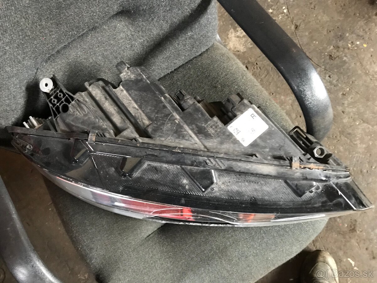 Vw touran 3 pravý svetlomet - 4