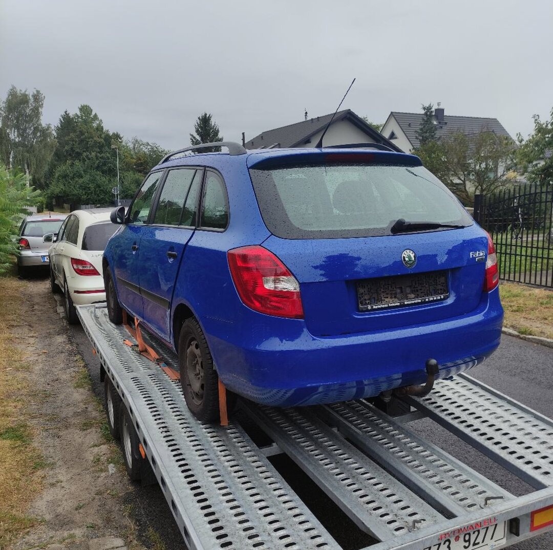 Skoda Fabia 2 1.4 MPI kombi modrá - 4