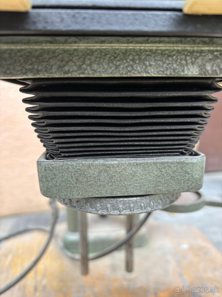 HISTORICKÝ FOTOGRAFICKÝ ZVÄČŠOVÁK MAGNIFAX - 4