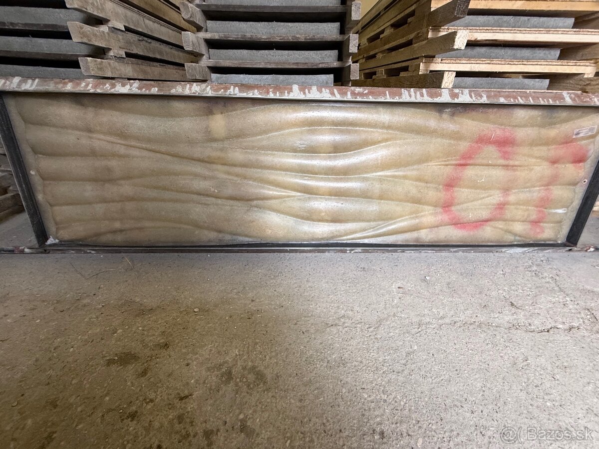 Predám vibracny stôl a formy na betónové ploty. - 4