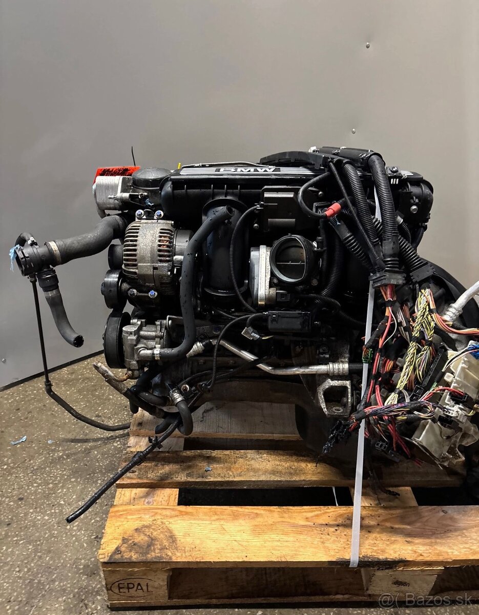 Kompletný motor BMW 325i 2.5 - 4