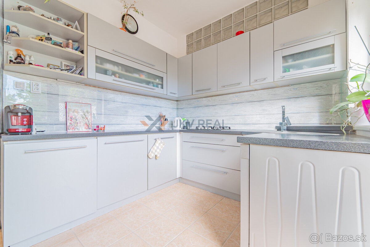 3D Obhliadka Veľký RD s bazénom priamo v Nových Zámkoch - 4