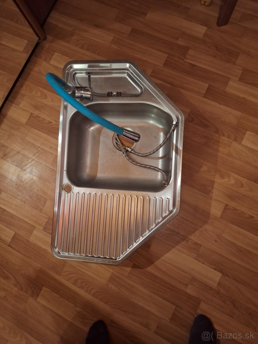 Predám rohový dres. - 4