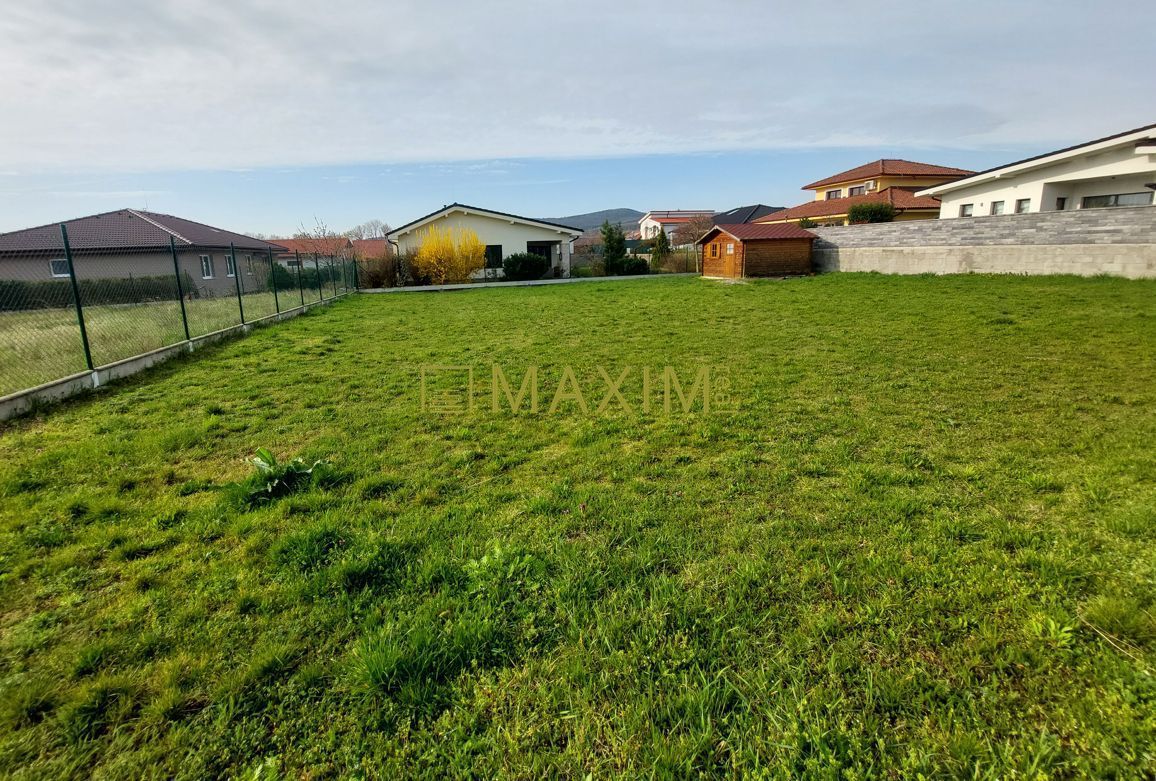 Ponúkame na dlhodobý prenájom pozemok na ulici Vavrinecká v - 4