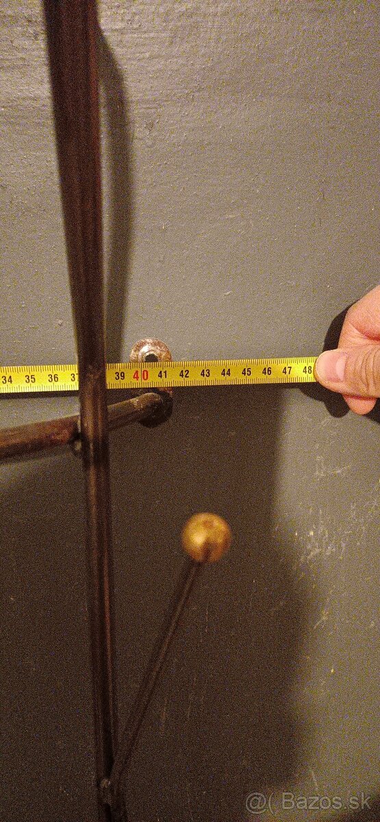 Predam kvalitny pevny kovovy vesiak - 4