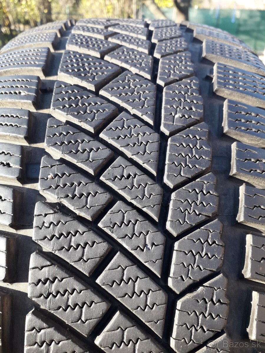 225/45 r18 zimne pneumatiky - 4