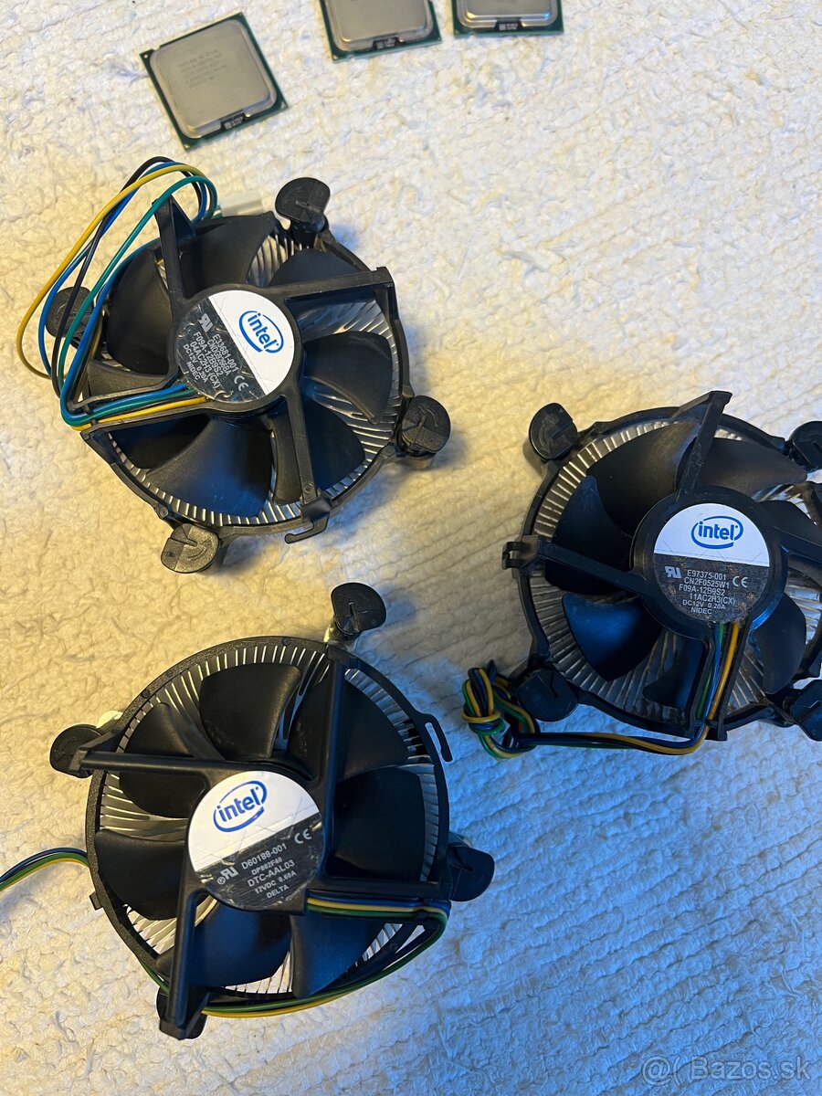 3 ks procesorov Intel pre socket LGA775 + chladiče - 4