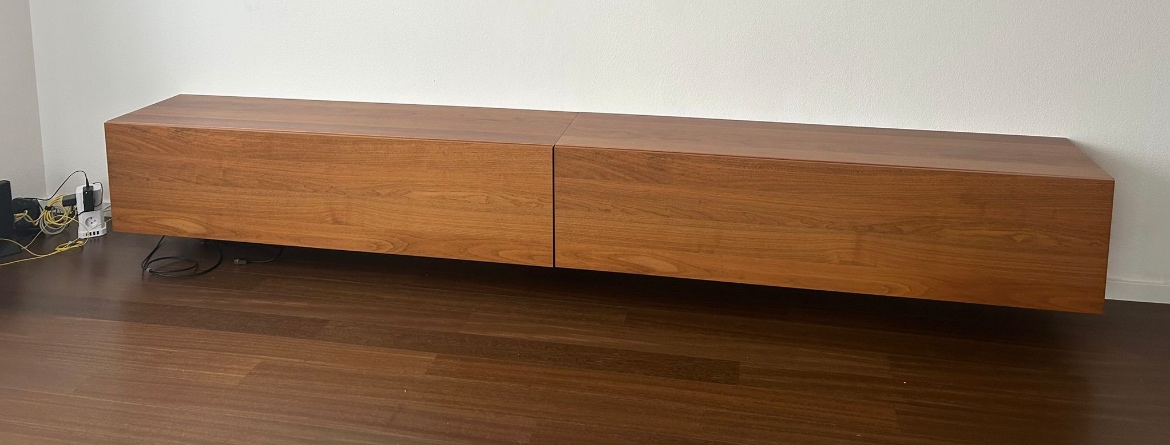 Predám jedálenský stôl, konferenčný stolík a 2 skrinky. - 4