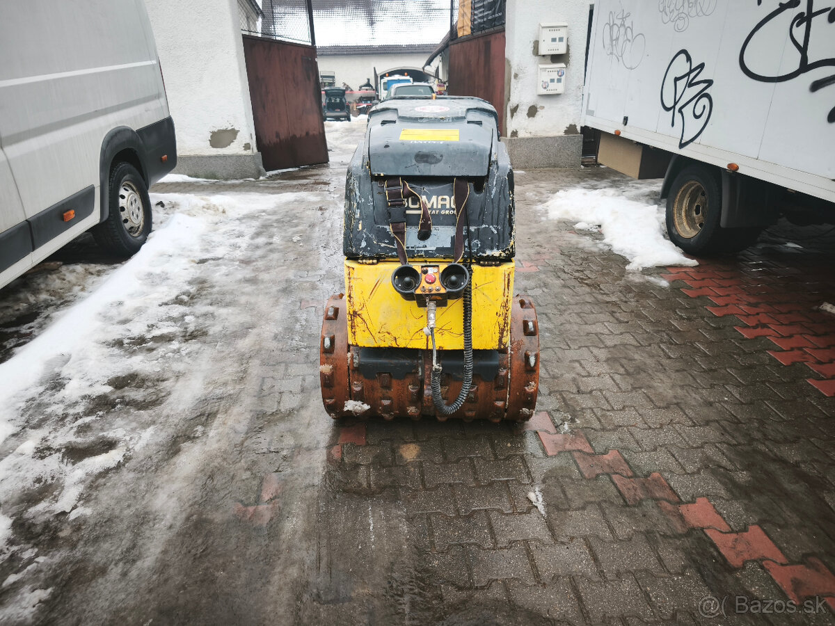 Vibracny valec. Jezkovy valec Bomag BMP 8500 rv2011 850m.h - 4