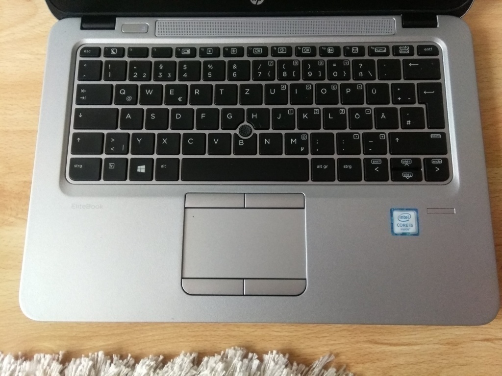 predám 12" HP elitebook 820 g3/ Intel core i5 /ssd /8gb ram - 4