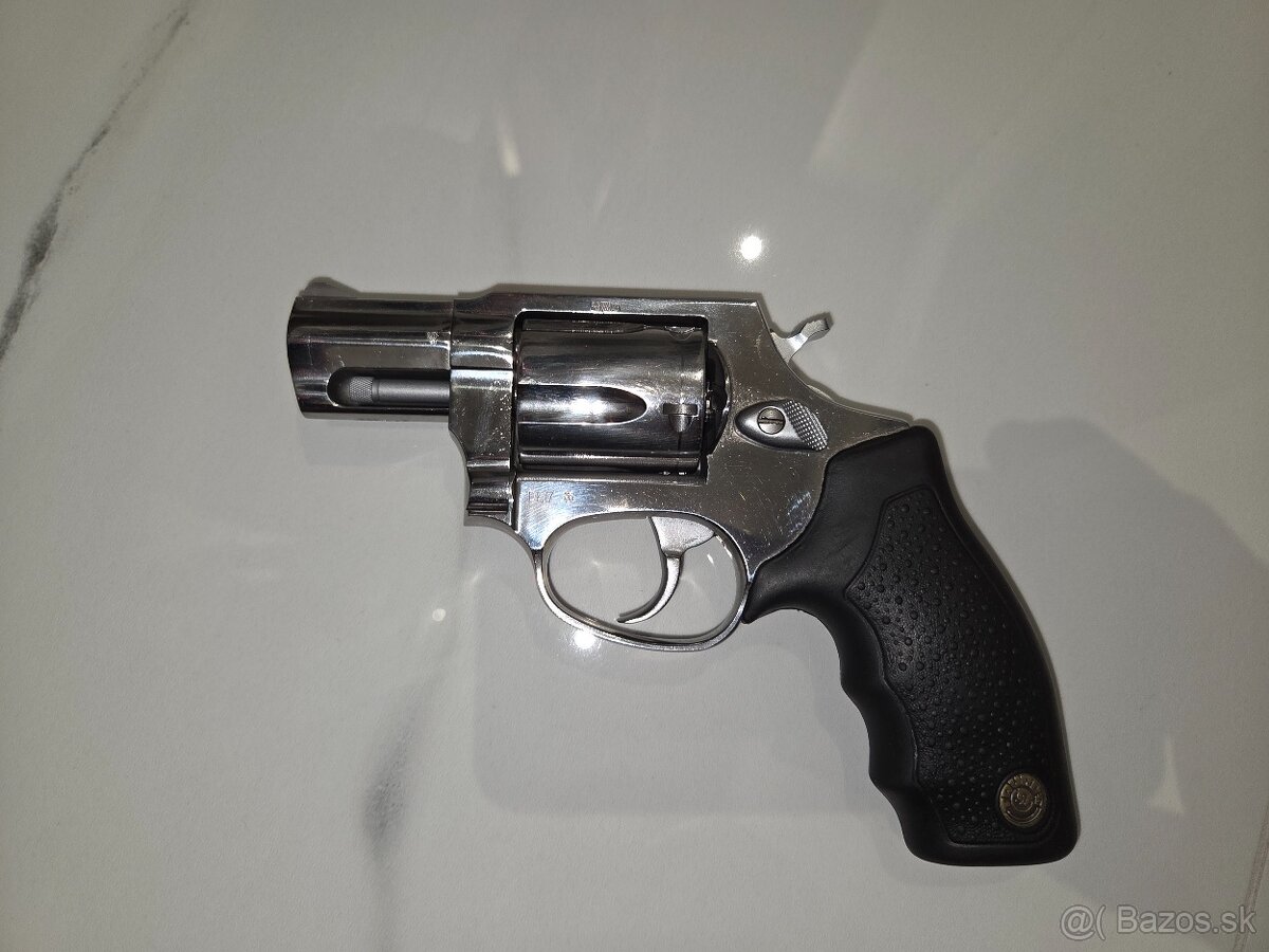 Predám Taurus 605 357magnum - 4